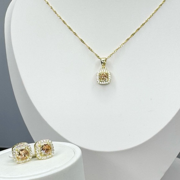 Elegant Gold and Champagne  Necklace & Earring Set - Picture 3 of 7
